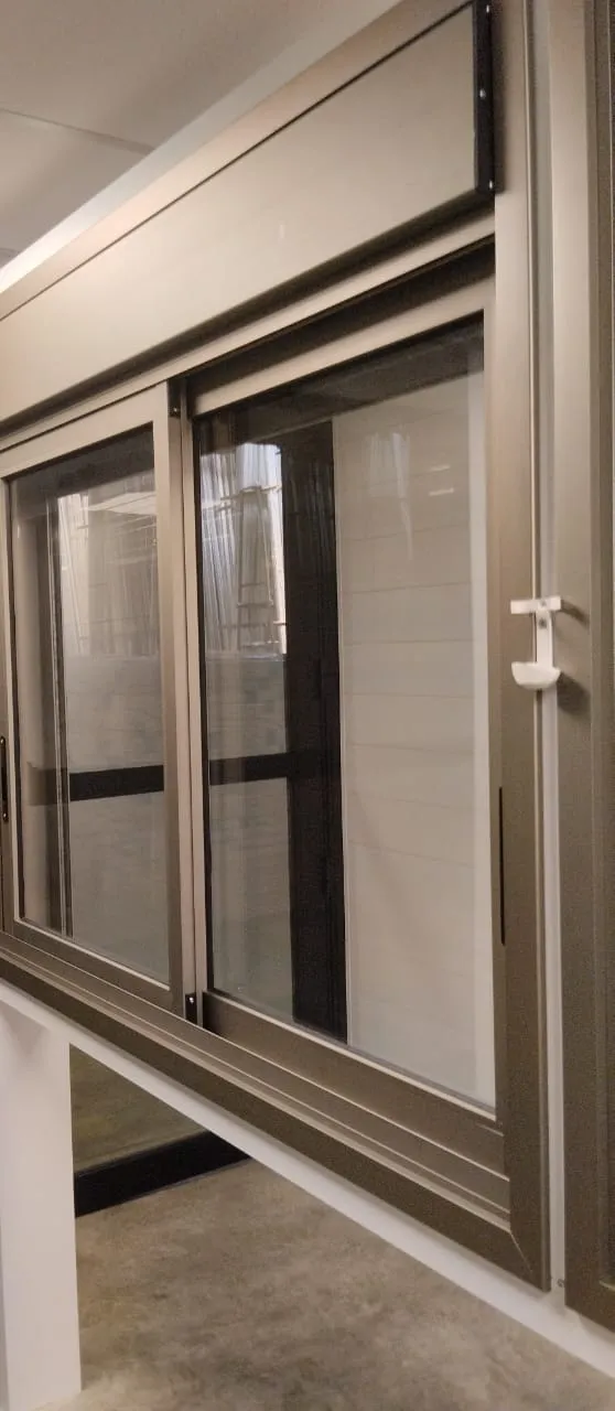 janela de esquadria de aluminio